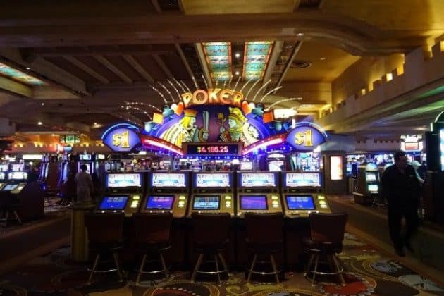 Hé lộ bí mật về chiến thuật chơi game của các “cựu chiến binh poker” He lo bi mat ve chien thuat choi game cua cac “cuu chien binh poker”