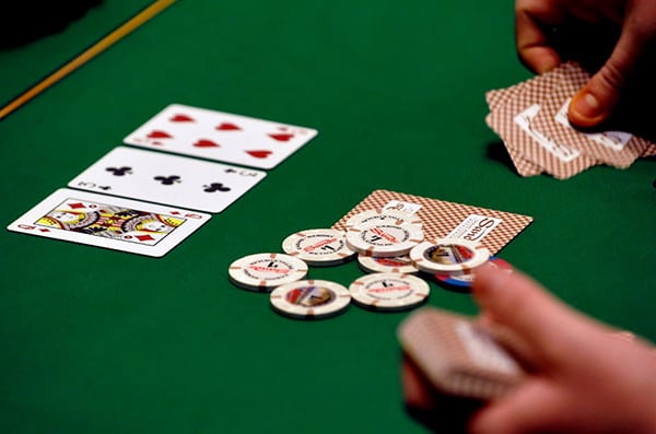Những chiến thuật chơi không thể thiếu trong game Poker Nhung chien thuat choi khong the thieu trong game Poker