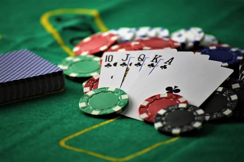 Cách làm cho poker trực tuyến trở nên thú vị hơn